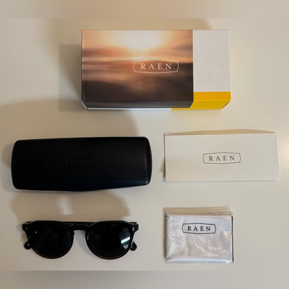 RAEN Remmy Sunglasses  52-20-143  Sierra/Smoke